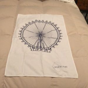 NWT London 🏴󠁧󠁢󠁥󠁮󠁧󠁿 Eye Dishtowel, Centerpiece, Framable Art.
